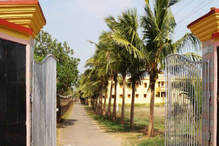 https://cache.careers360.mobi/media/colleges/social-media/media-gallery/9335/2018/12/3/Campus Entrance gate view of Gangadhar Mohapatra Law College Puri_Campus-view.png